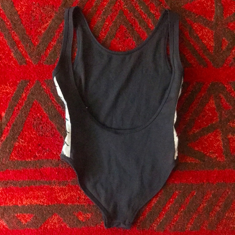 🚫SOLD🚫 Kappa Reflective Logo Bodysuit - Picture 7 of 7